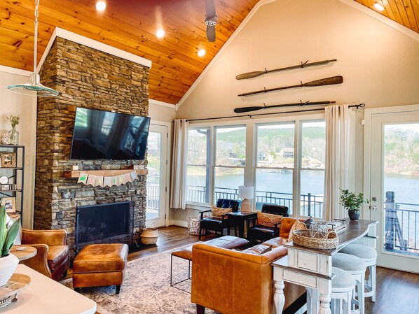 Smart TV, fireplace, DVD player, books