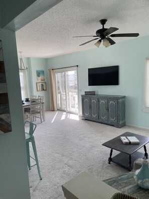 Smart TV - Steps away from the ocean! Condo in Kill Devil Hills.  (Kill Devil Hills)