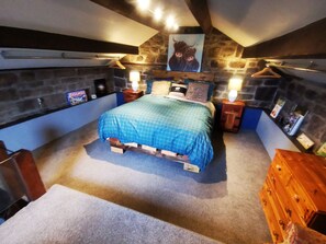 1 多间卧室、客房内保险箱、旅行婴儿床、免费 WiFi