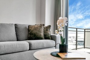 TV - Corporates Delight + Roof Top Pool! (Auckland)