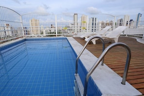 Quarto conforto | Piscina | Piscina externa