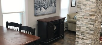 Newly Renovated Condo- 15 minutes from Sunday River (Pet-Friendly!)