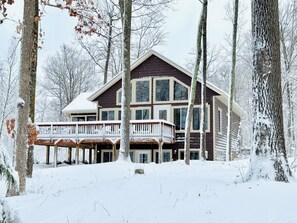 Exterior - Pet-Friendly Lakeside Cottage w/ Kayaks and Canoe! (Stone Lake)