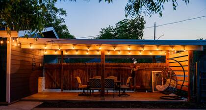 Blue Haven | NEW | Sleeps 8 | Downtown Georgetown