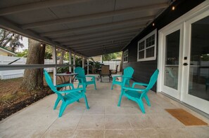 Outdoor dining - *Update * New Game Room, near Navy Base and Beach! (Atlantic Beach)