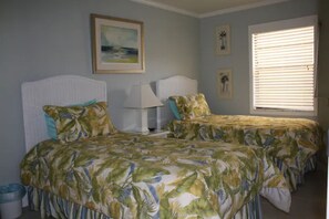 3 bedrooms, iron/ironing board, WiFi, bed sheets - Ocean Front Condo (Cocoa Beach)