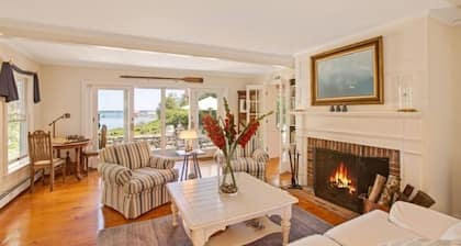 NOTHING LIKE IT! STUNNING, PRIVATE ESCAPE W/ OCEAN FRONT VIEWS & PRIVATE DOCK.