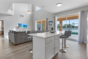 Interior - 6 Bedrooms / 4.5 Bathrooms Seasons (1270 SB) (Kissimmee)