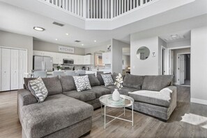 Flat-screen TV - 6 Bedrooms / 4.5 Bathrooms Seasons (1270 SB) (Kissimmee)