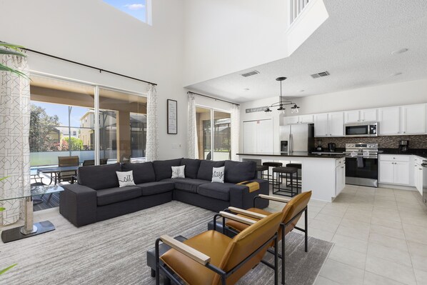 Smart TV y futbolito 