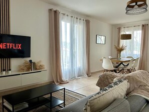TV - An escapade in Provence lulled by birdsong.<br>House 63m2 (Pierrevert)