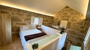 1 bedroom, iron/ironing board, travel cot, free WiFi