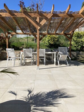 Outdoor dining - A change of scenery (Aspremont)