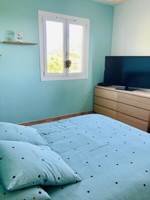 4 bedrooms, iron/ironing board, WiFi, bed sheets - A change of scenery (Aspremont)