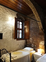 Romantic Triple Room | Individually decorated, individually furnished, WiFi