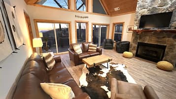 Smart TV, fireplace, DVD player