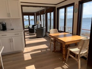 تناول الط عام