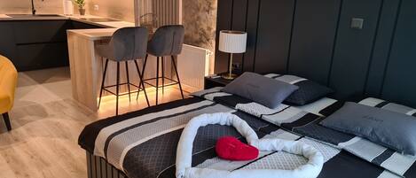 Wifi, roba de llit i habitacions accessibles amb cadira de rodes