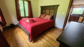 3 عدّة غرف نوم وسرير سفر وواي فاي وملاءات أسرّة