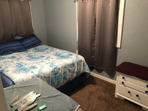 2 bedrooms, desk, iron/ironing board, free WiFi