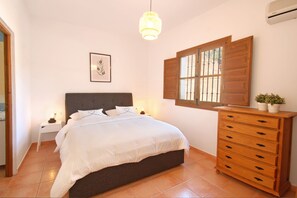 4 chambres, fer et planche à repasser, Wi-Fi gratuit, draps fournis