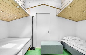 3 bedrooms, travel crib, free WiFi