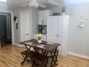 Dining - Home Sweet Home (Thomasville)
