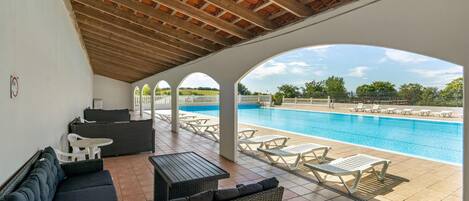 Outdoor pool, a heated pool