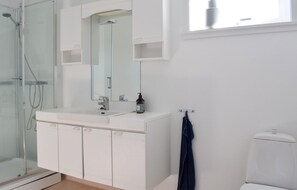 Shower - 3 bedroom amazing home in Norheimsund (Norheimsund)