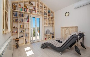 Interior - 2 bedroom beautiful home in Rogoznica (Rogoznica)