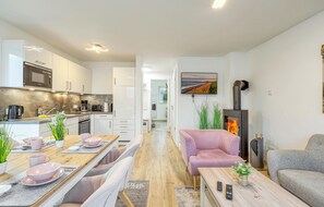 Fridge, microwave, dishwasher, coffee/tea maker