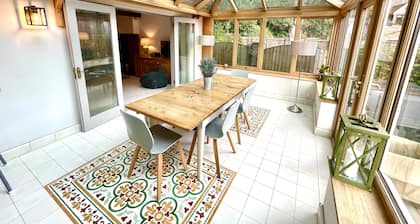 Comfortable Family House- May Bank Holiday | Walk to Canal & Award-Winning Pub