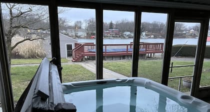 Waterfront home with dock, pool and hot tub! NOTRE DAME FOOTBALL