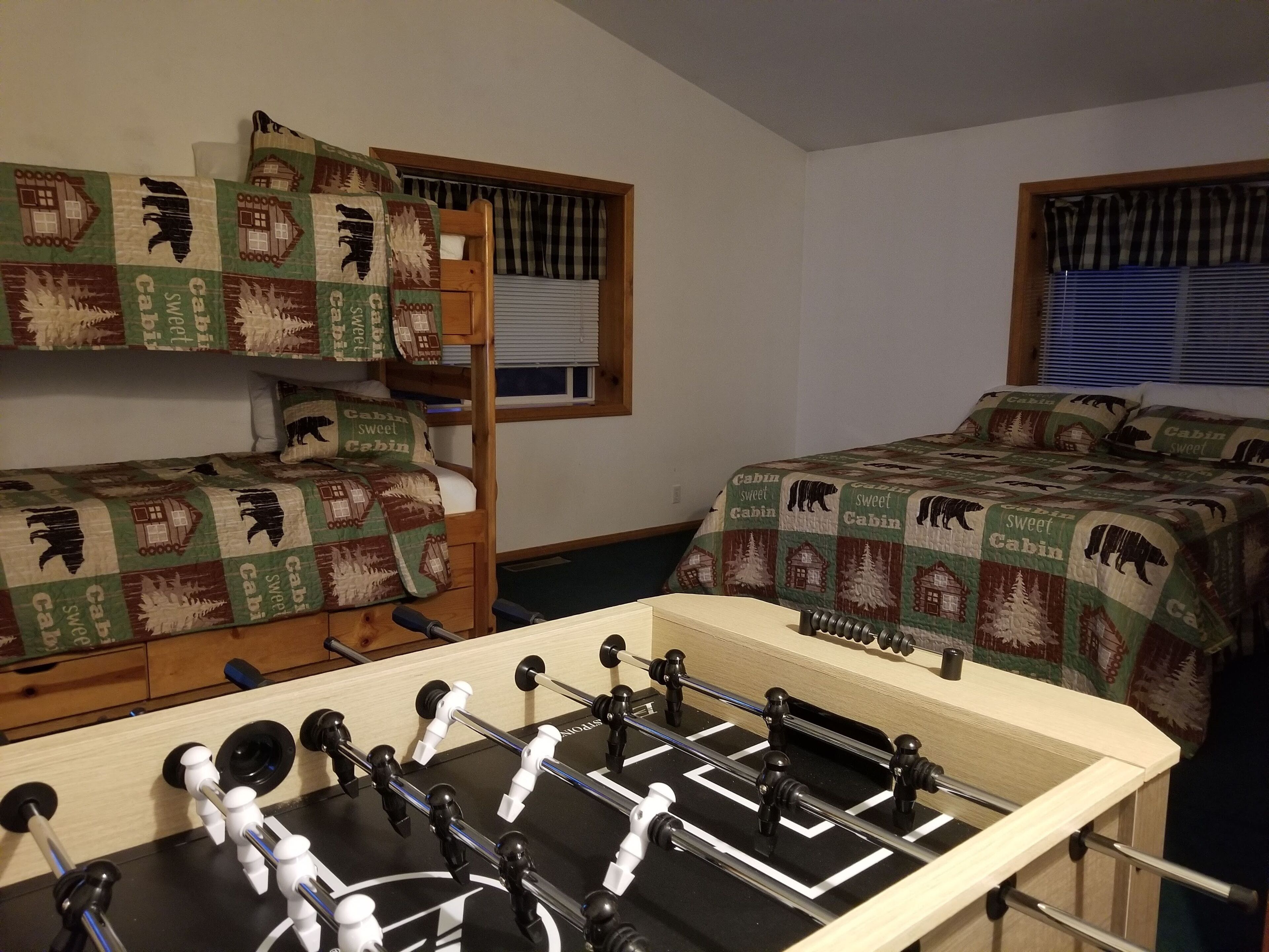 3 slaapkamers, een bureau, een strijkplank/strijkijzer, gratis wifi