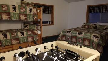 3 slaapkamers, een bureau, een strijkplank/strijkijzer, gratis wifi