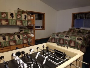 3 habitaciones, escritorio, tabla de planchar con plancha y wifi gratis 