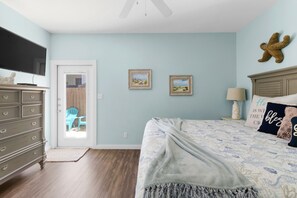 3 bedrooms, desk, iron/ironing board, free WiFi
