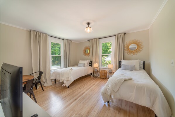4 habitaciones, tabla de planchar con plancha y wifi gratis