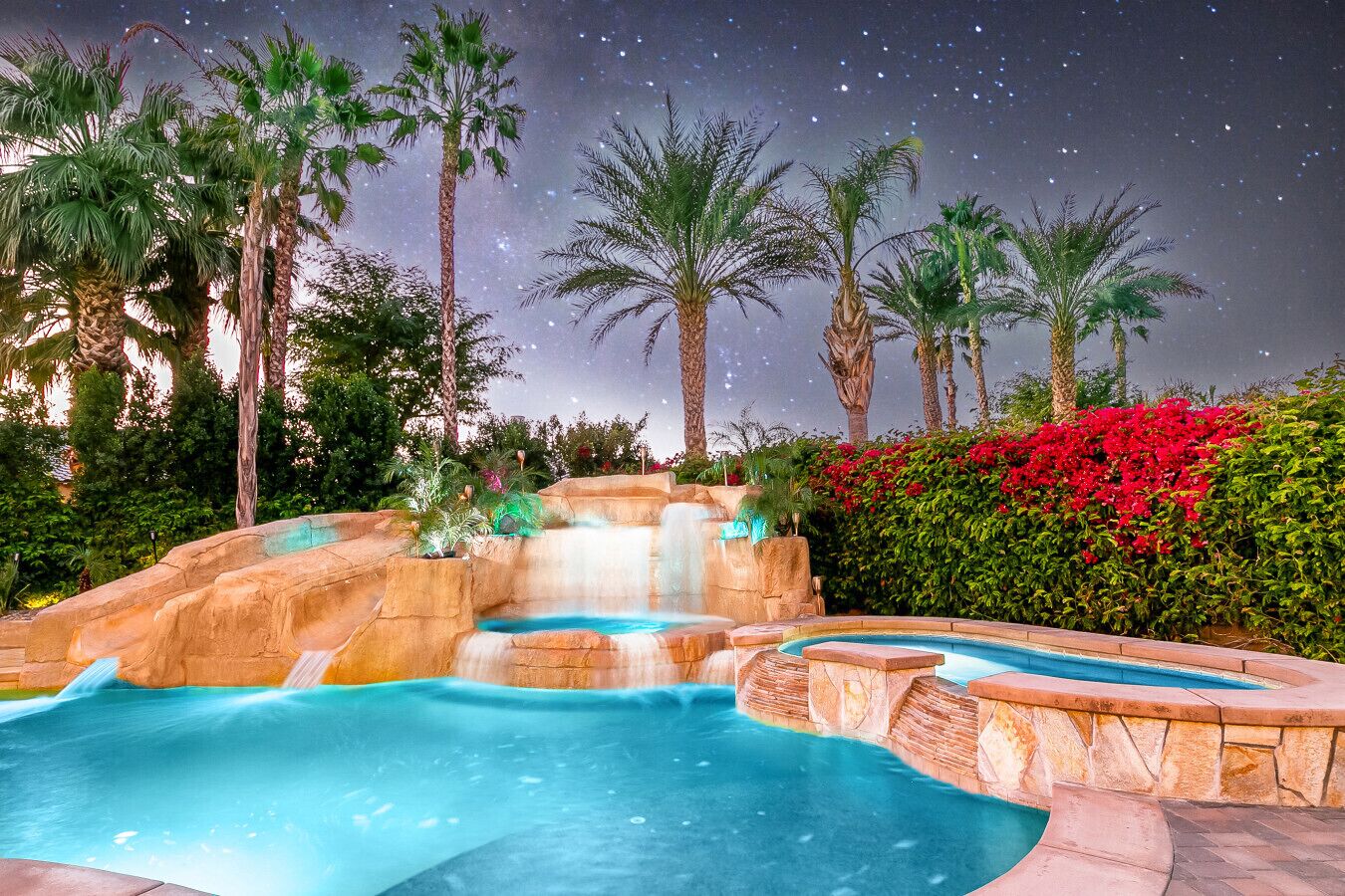 Lämmitetty uima-allas