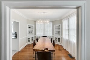 Dining - Royal Villa! (Jackson)