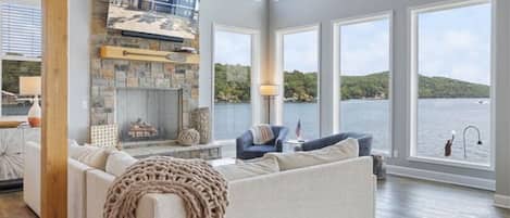 Smart TV, stereo, offices