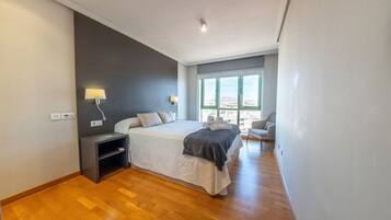 2 多间卧室、熨斗/熨衣板、高速上网、床单