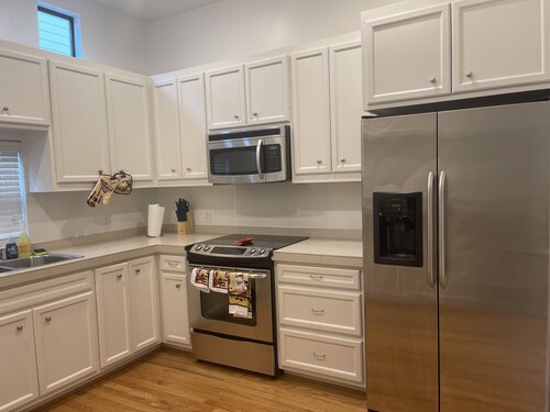 Romantic Two Bedroom Condo W/Hot Tub