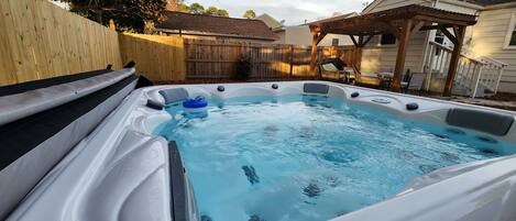 Bain à remous extérieur