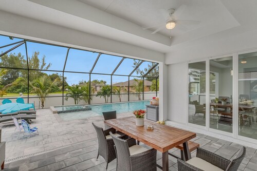 PRIVATE VACATION HOME Cape Coral w/ Heated Saltwater Pool - Spa -Gas Grill