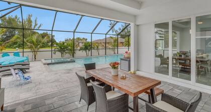 PRIVATE VACATION HOME Cape Coral w/ Heated Saltwater Pool - Spa -Gas Grill