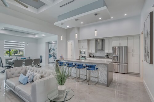 PRIVATE VACATION HOME Cape Coral w/ Heated Saltwater Pool - Spa -Gas Grill