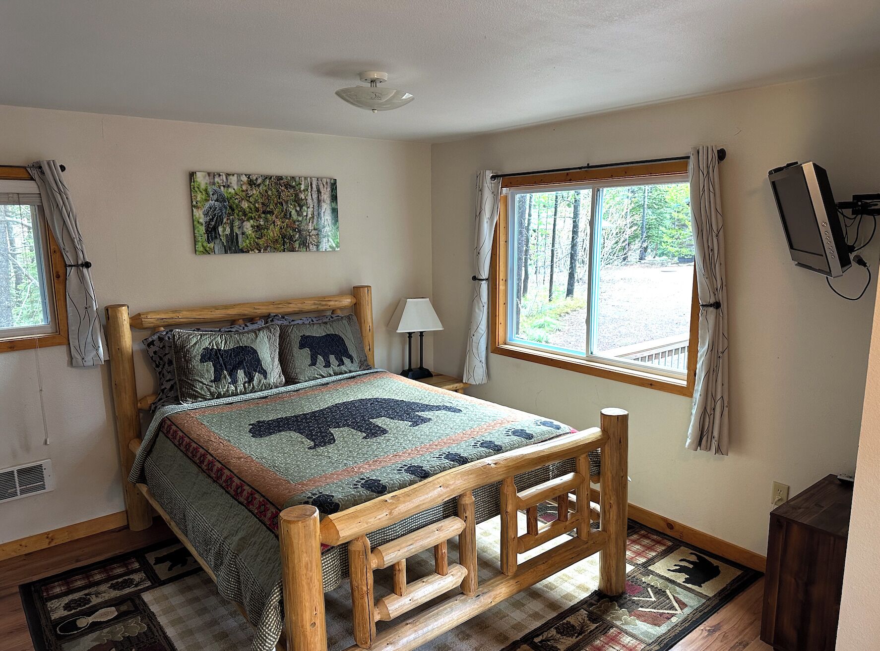 Executive Cabin | Premium bedding, individually decorated, individually furnished