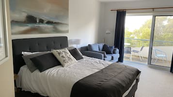 2 slaapkamers, een strijkplank/strijkijzer, gratis wifi, beddengoed