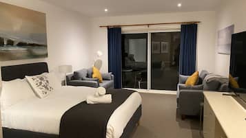 2 slaapkamers, een strijkplank/strijkijzer, gratis wifi, beddengoed